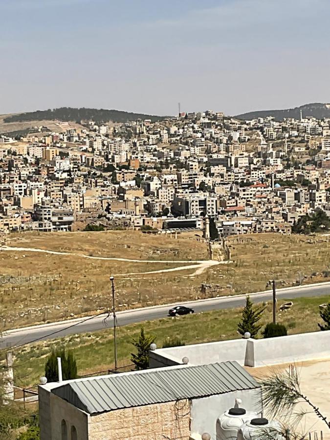 Black Iris Apartment Jarash